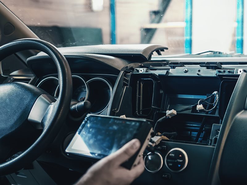 RIPARAZIONE AUTORADIO